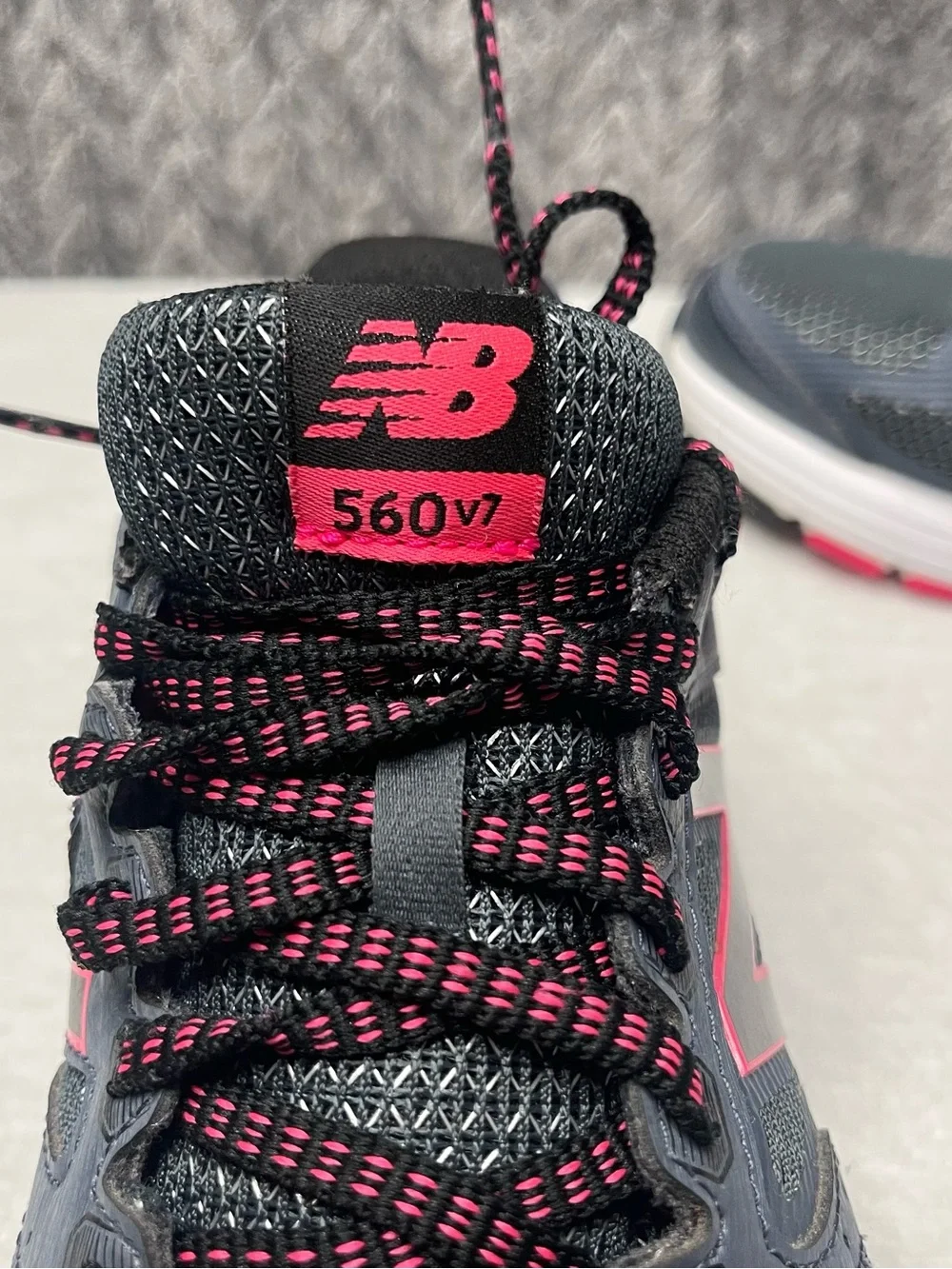 New Balance 560v7 Women's Running Shoes Size 5 Dark Grey Pink W560LG7 Tech Mesh